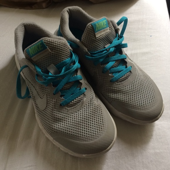 Nike youth size 3.5 Flex sneakers
