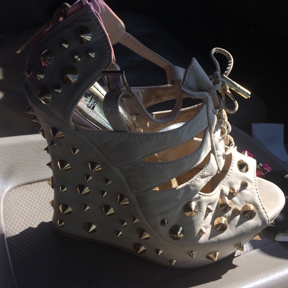 Cream and gold wedges