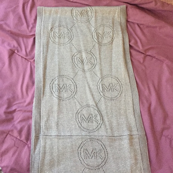 Michael Kors scarf