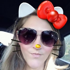 Meet your Posher, April