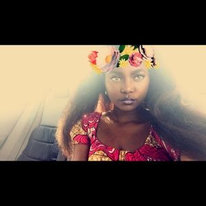 Meet your Posher, Abolade