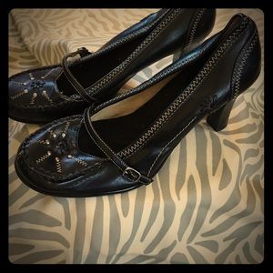 SO (So Real So Right) 2 Inch Heel Woman Size 10