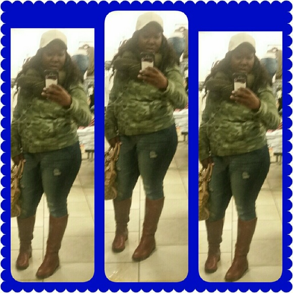 Meet your Posher, Annie - Picture 2 of 2