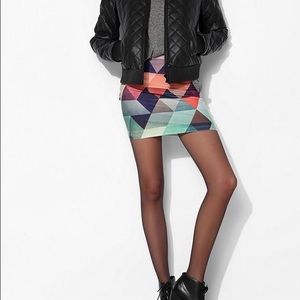 Geometric mini skirt
