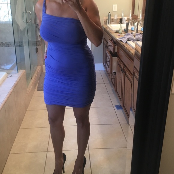 bcbg bodycon bandage dress | Dresses | Bcbg Size:42Long Featuring a flattering sweetheart vdayplaytime Leila Rib Knit Cutout