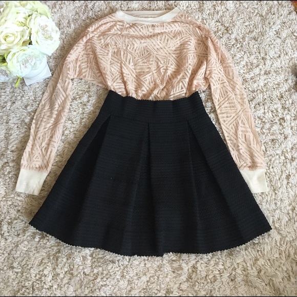 Geometric Cream Sweater. - Picture 4 of 4