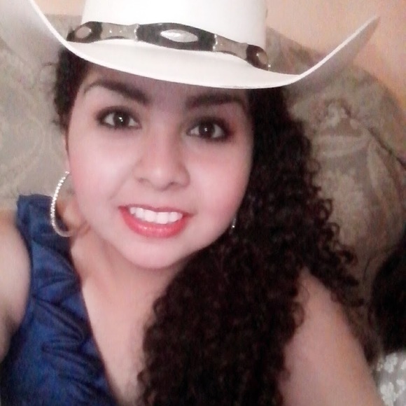 Meet your Posher, Coby