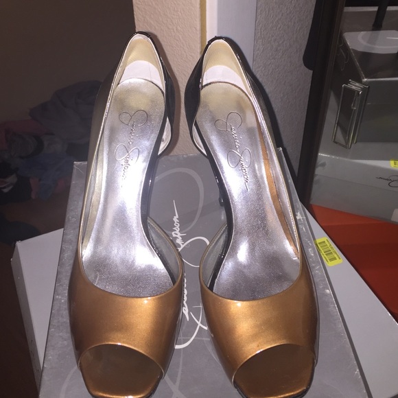 Jessica Simpson peep toe pump