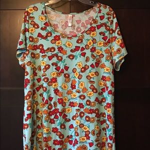 LuLaRoe XL Classic Tee