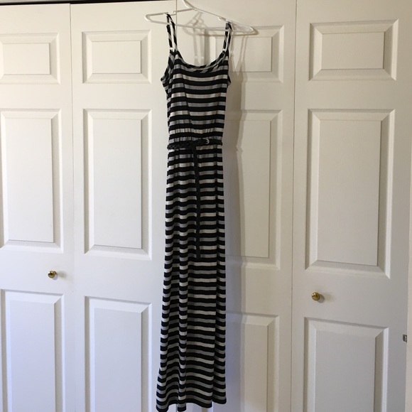 Cute maxi dress!