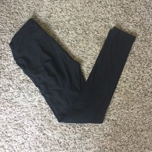 🎉NWOT🎉 LuLaRoe Solid Black OS Leggings HTF!