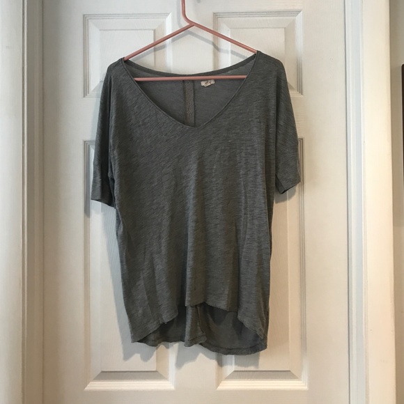 Aerie gray t shirt with lace detailing