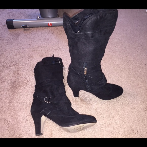 Comfortable mid calf suede boots, size 10