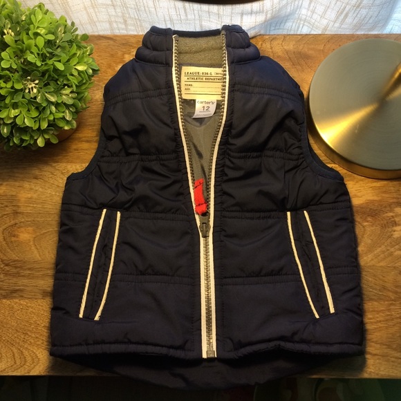 CARTERS sz 12m boys padded vest - Picture 1 of 1
