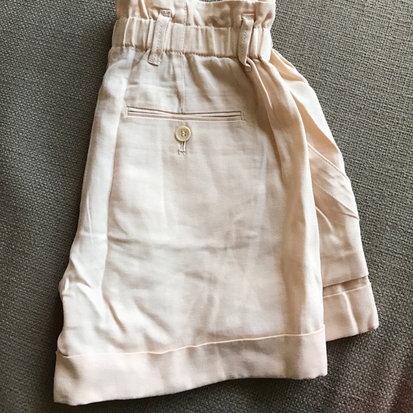 Cute pale pink shorts - Picture 2 of 2