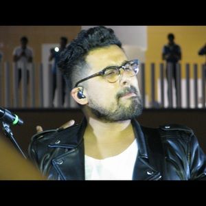 Meet your Posher, Victor