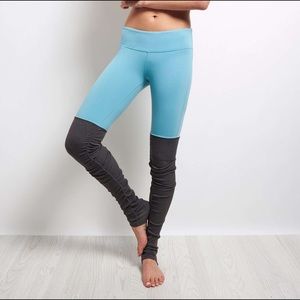 Alo Goddess Legging Agave / Stormy