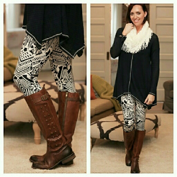 NWT NAVY & WHITE AZTEC