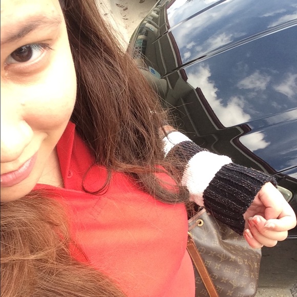 Meet your Posher, Christina - Picture 1 of 1
