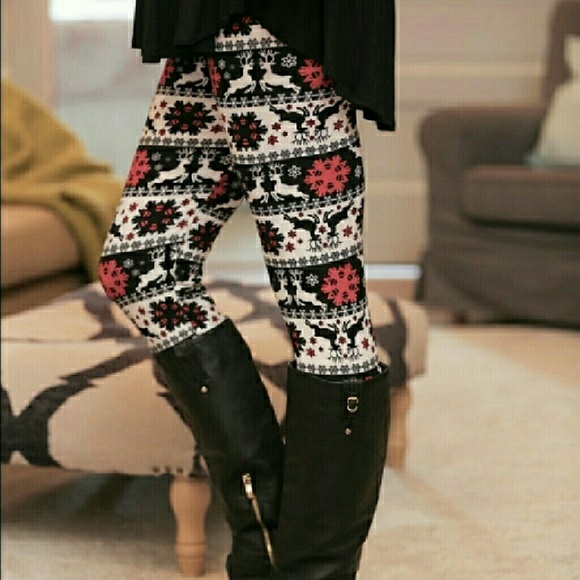 NWT HOLIDAY LEGGINGS