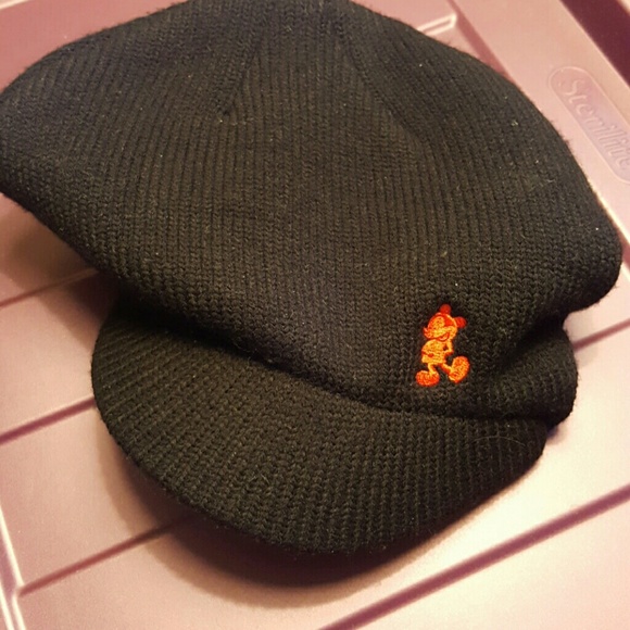 Walt Disney World Mickey Mouse Knit Cap