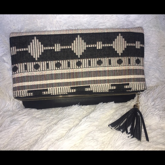 Large Aztec inspired clutch! 😍😍