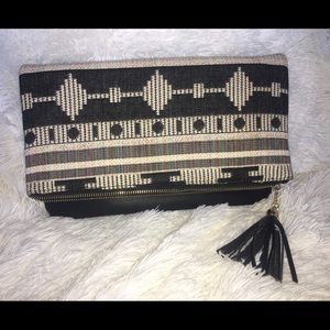 Large Aztec inspired clutch! 😍😍