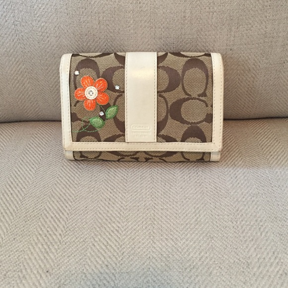 Authentic Coach Wallet - Picture 1 of 4