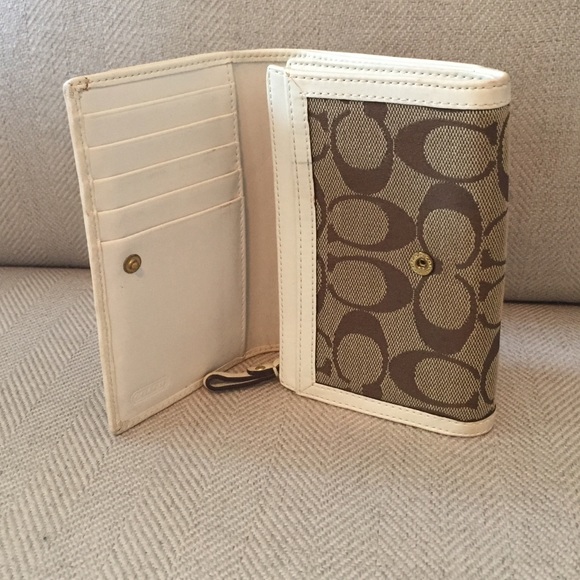 Authentic Coach Wallet - Picture 2 of 4