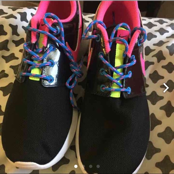 BRAND NEW Nike Roshe Runs!! 😊