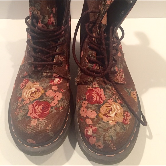 Dr. Marten floral boot