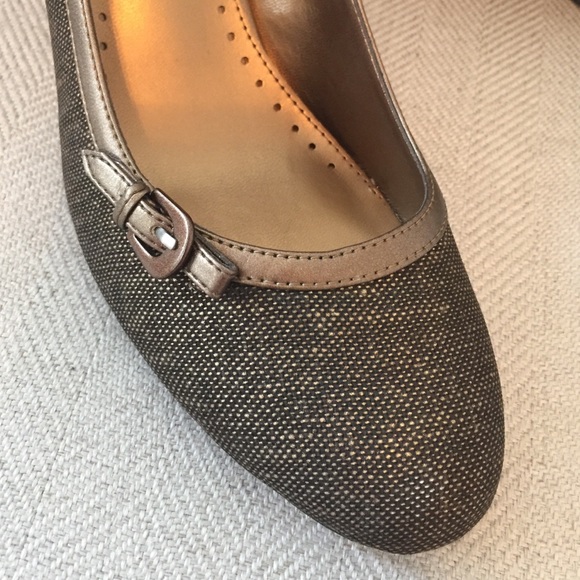 Brown Closed Toe Heels - Picture 2 of 3