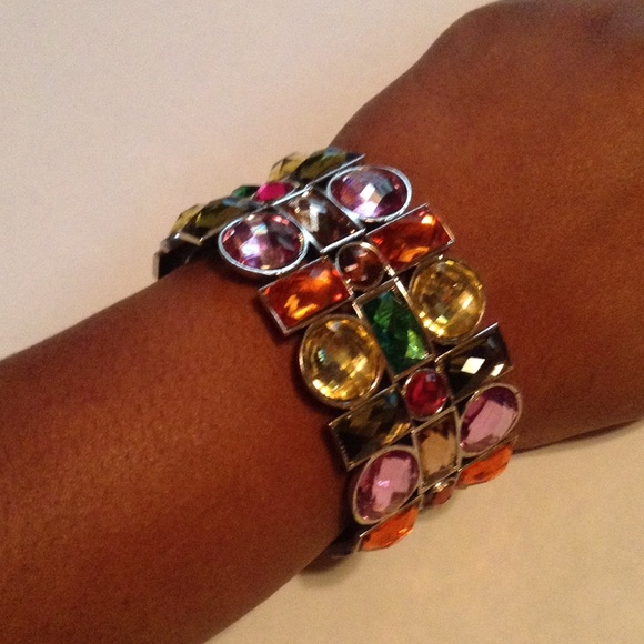 NWOT Multicolored Stretch Bracelet 7"-8" wrist - Picture 3 of 4
