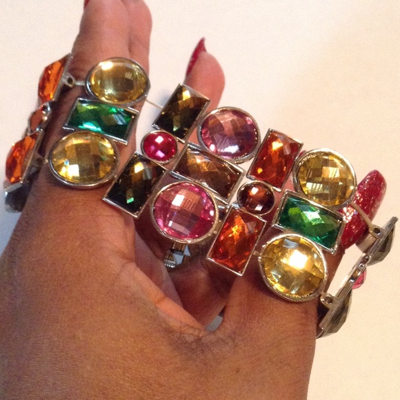 NWOT Multicolored Stretch Bracelet 7"-8" wrist - Picture 4 of 4