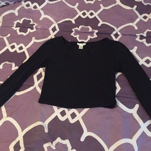Black long sleeve crop top