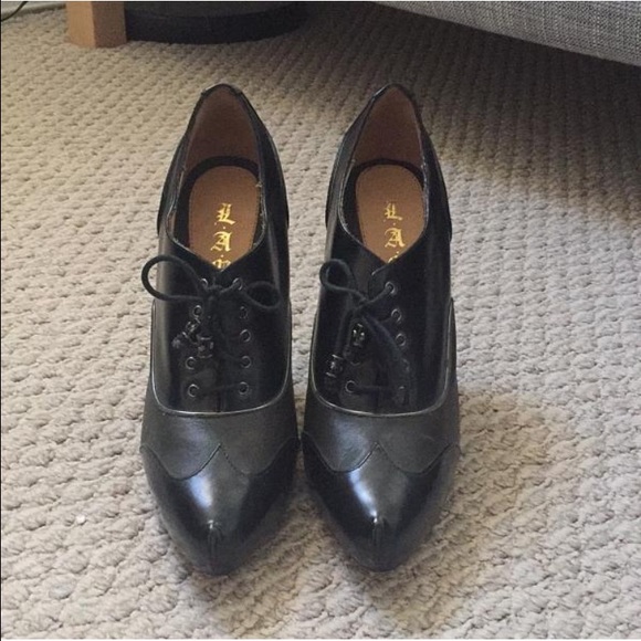 L.A.M.B. Nori Lace-Up Oxford Pumps in size 6.5! - Picture 3 of 4