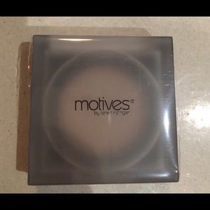 Motives Bedrooms Eyes