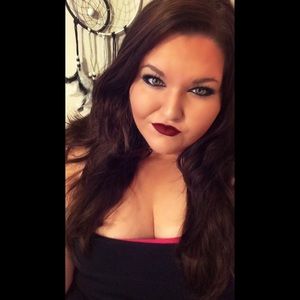 Meet your Posher, Katelyn