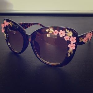 Embellished Floral Acrylic Sunglasses