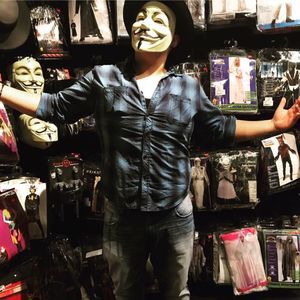 Meet your Posher, Victor