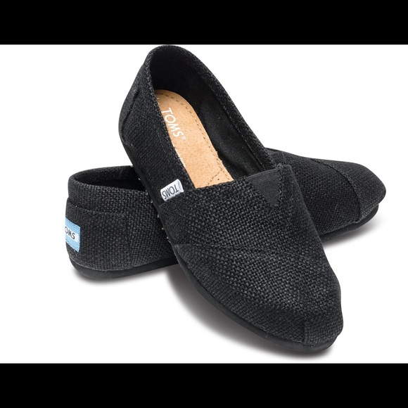 CYBER MONDAY SALE.   NWT black burlap toms
