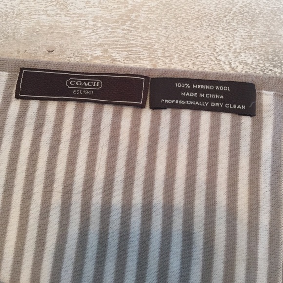 Authentic reversible Coach Scarf - Picture 3 of 3