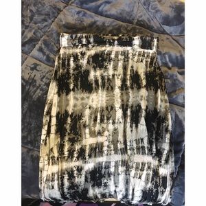 Black and white side split maxi skirt