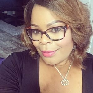 Meet your Posher, Traci