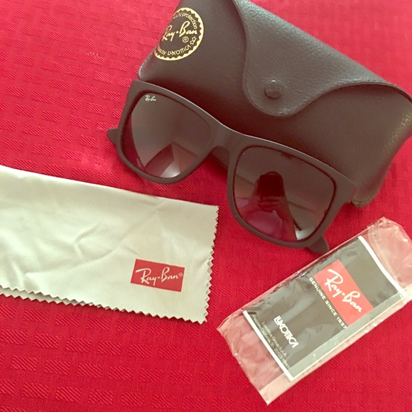 Justin (matte black) Ray Bans