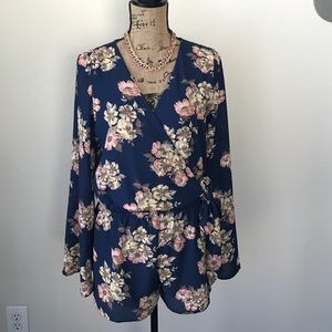 🎉Host Pick🎉Floral Print Shorts Romper