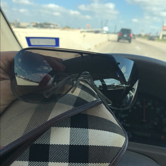 Burberry sun glasses ""