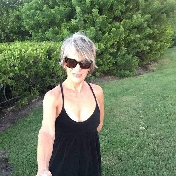 Hi! I'm Mona. - Picture 2 of 7