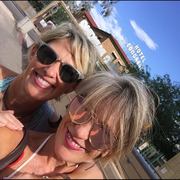 Hi! I'm Mona. - Picture 5 of 7