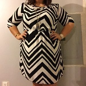 Black and white chevron detail